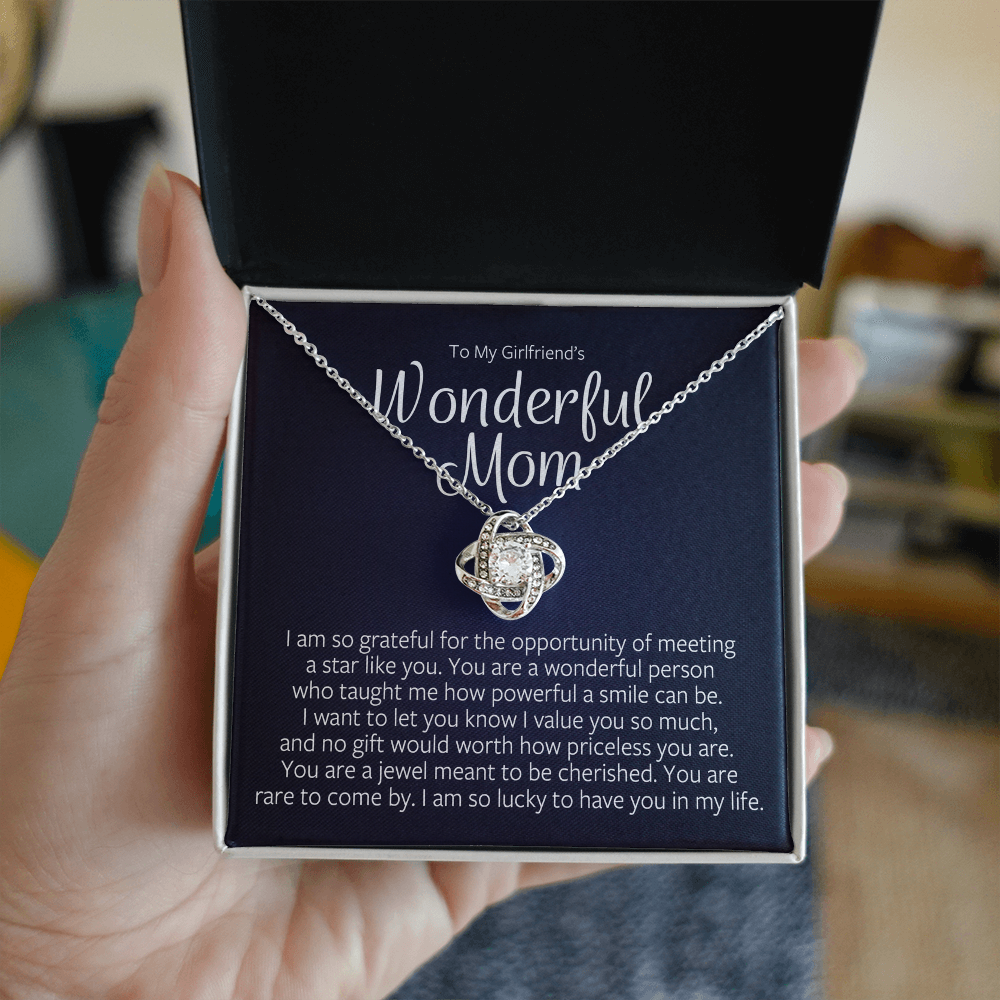 To My Girlfriend's Wonderful Mom - Love Knot Necklace